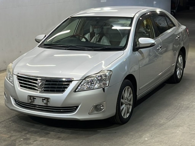 TOYOTA PREMIO 2013