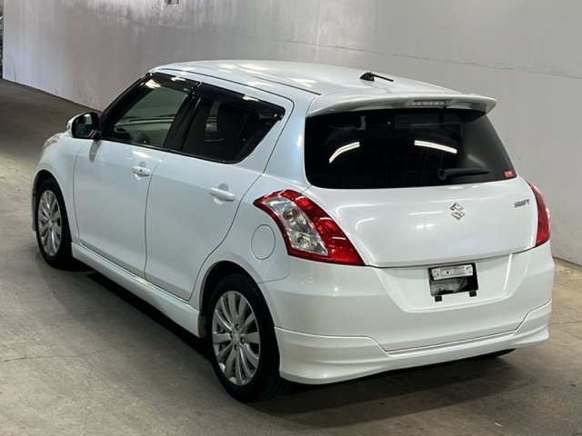 SUZUKI SWIFT 2012