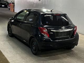 TOYOTA VITZ 2015