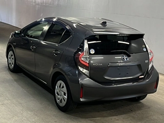 TOYOTA AQUA 2020