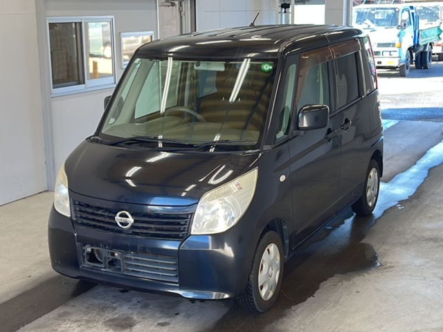 NISSAN ROOX 2013