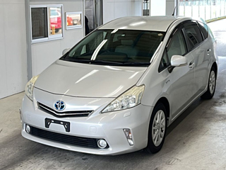 TOYOTA PRIUS ALPHA 2012