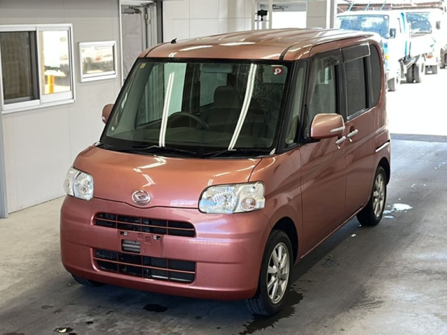 DAIHATSU TANTO 2010