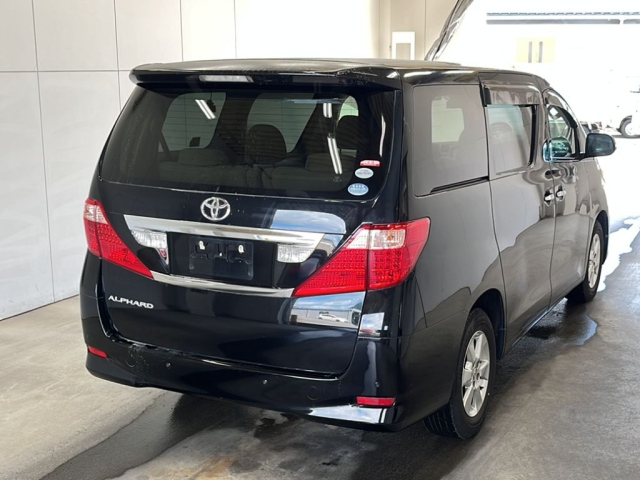 TOYOTA ALPHARD 2011