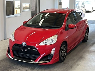 TOYOTA AQUA 2016