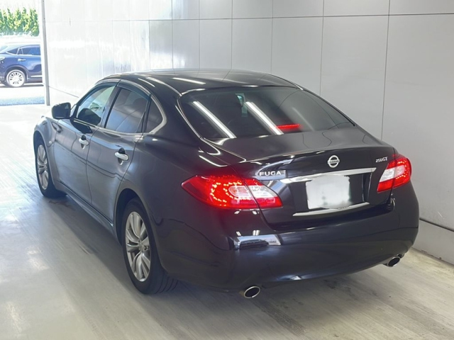 NISSAN FUGA 2013