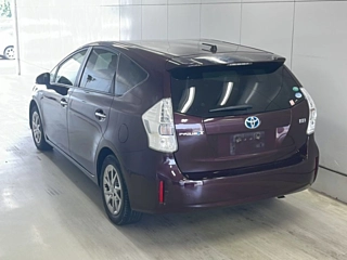 TOYOTA PRIUS ALPHA 2014