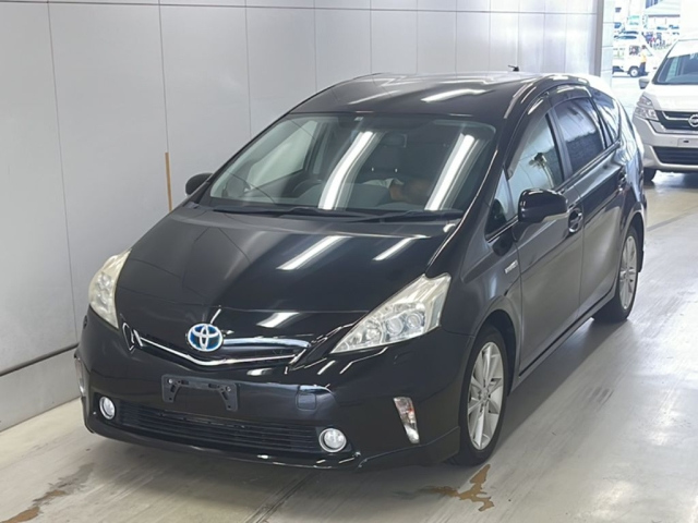 TOYOTA PRIUS ALPHA 2012