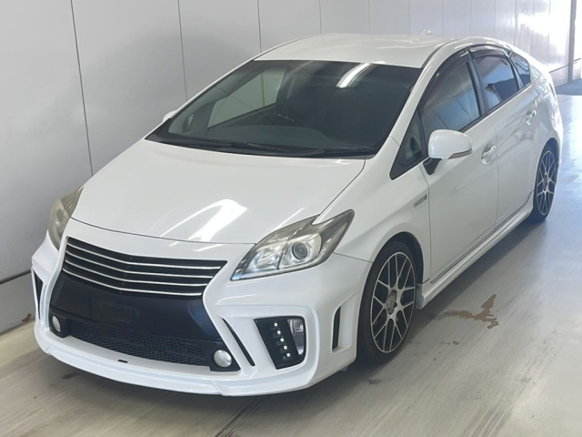 TOYOTA PRIUS 2014