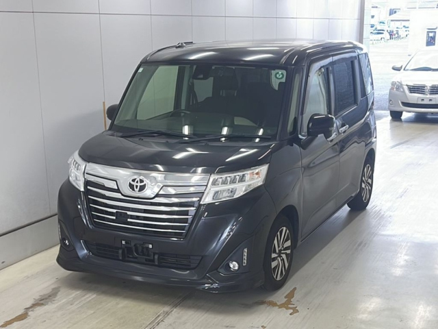 TOYOTA ROOMY 2017
