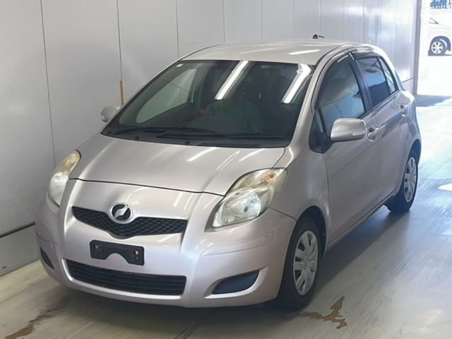 TOYOTA VITZ 2010