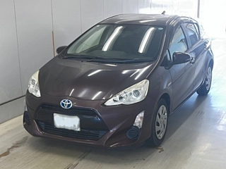 TOYOTA AQUA 2015