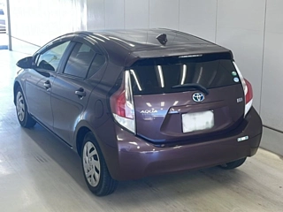 TOYOTA AQUA 2015
