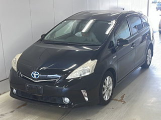 TOYOTA PRIUS ALPHA 2011
