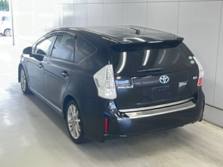 TOYOTA PRIUS ALPHA 2012