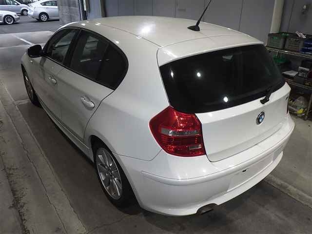 BMW 1 SERIES 2010