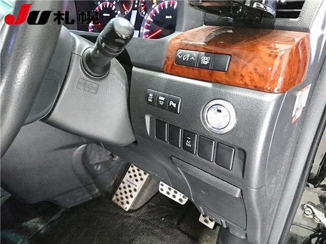 TOYOTA VELLFIRE 2010