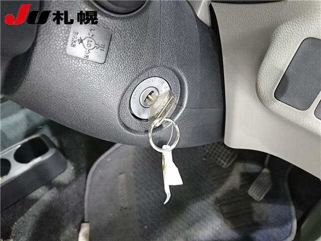 DAIHATSU MIRA E S 2011