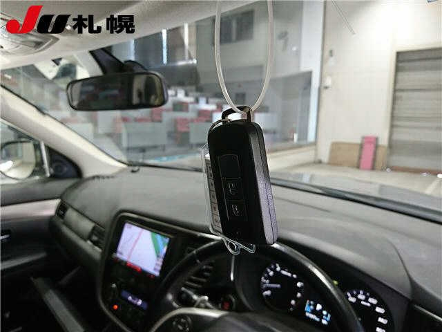 MITSUBISHI OUTLANDER 2012