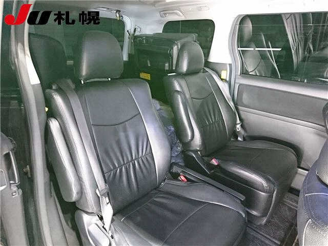 TOYOTA VELLFIRE 2010