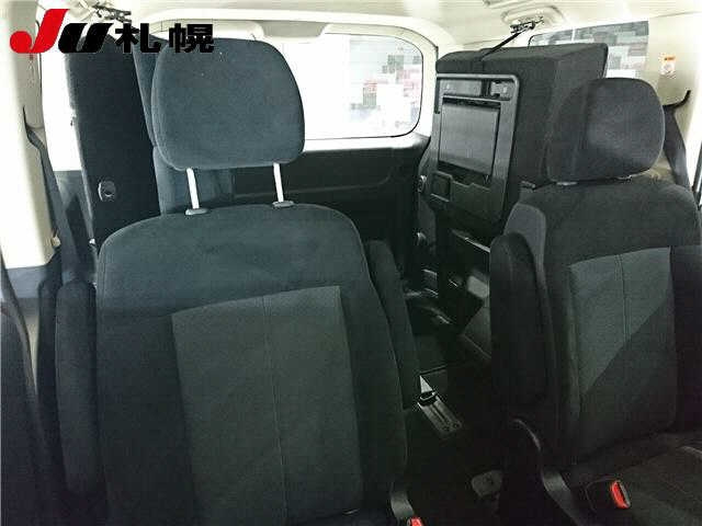 MITSUBISHI DELICA D5 2011