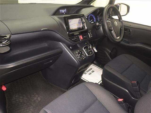 TOYOTA NOAH 2015