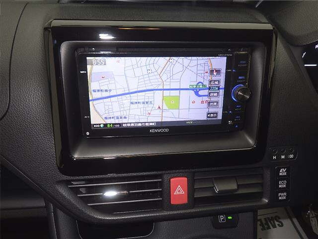 TOYOTA NOAH 2015