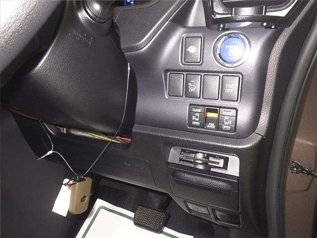TOYOTA NOAH 2015