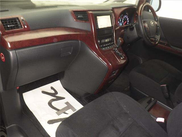 TOYOTA VELLFIRE 2009