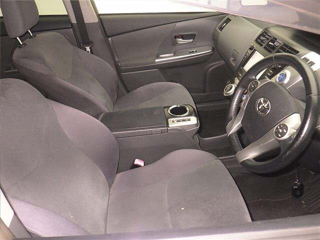 TOYOTA PRIUS ALPHA 2012