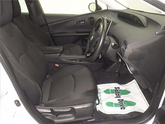 TOYOTA PRIUS 2021