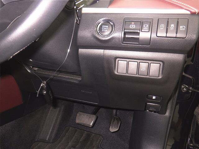 TOYOTA HARRIER 2017