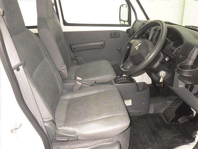 MITSUBISHI MINICAB VAN 2012