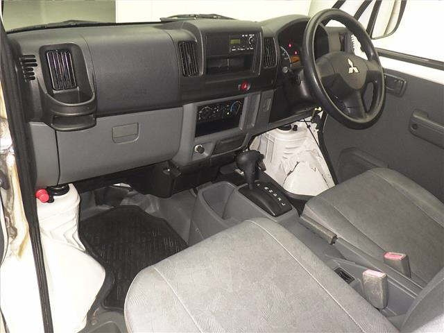 MITSUBISHI MINICAB VAN 2012