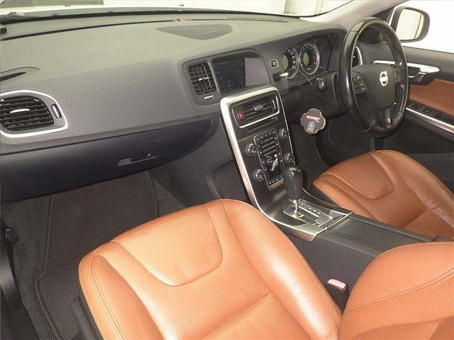 VOLVO V60 2012