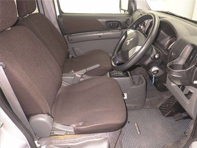 MITSUBISHI TOWNBOX 2011