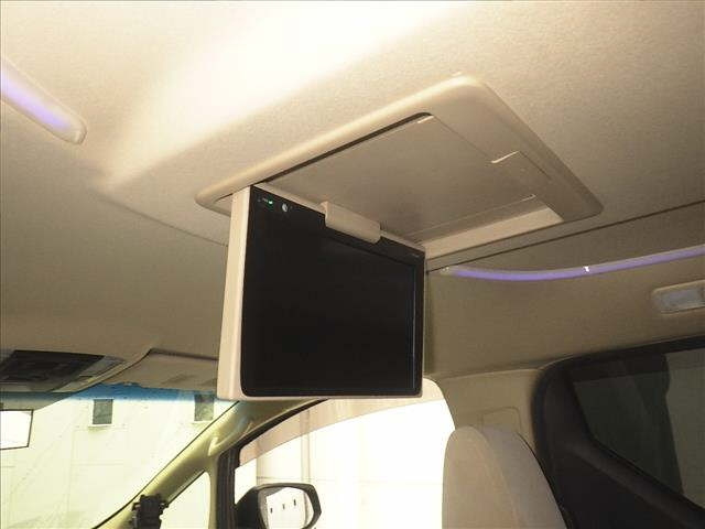 TOYOTA VELLFIRE 2017