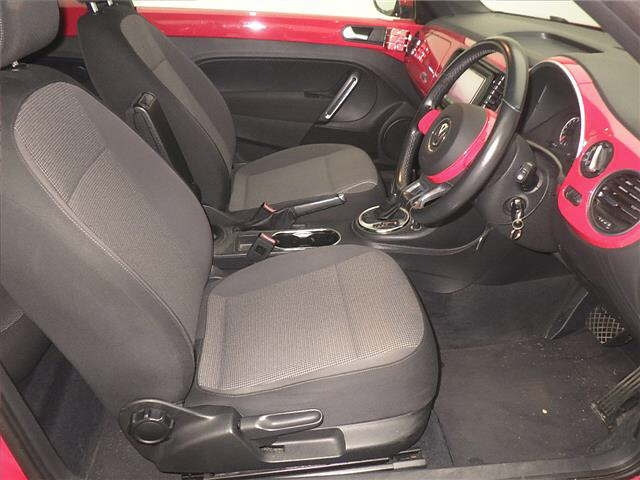 VOLKSWAGEN THE BEETLE 2013
