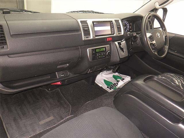 TOYOTA HIACE VAN 2020