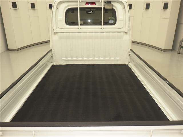 MITSUBISHI MINICAB TRUCK 2009