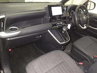 TOYOTA NOAH 2022