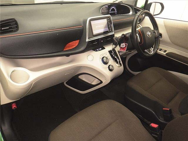 TOYOTA SIENTA 2015