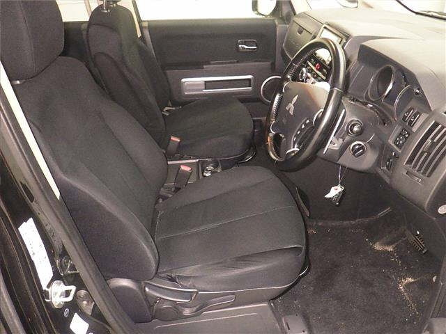 MITSUBISHI DELICA D5 2014