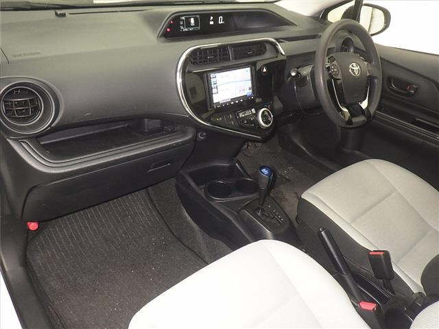 TOYOTA AQUA 2019