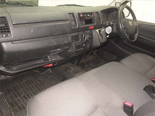 TOYOTA HIACE VAN 2016