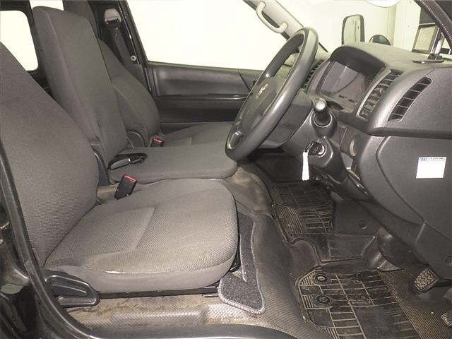 TOYOTA HIACE VAN 2016