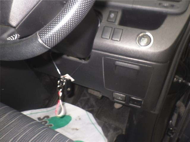 TOYOTA VOXY 2012
