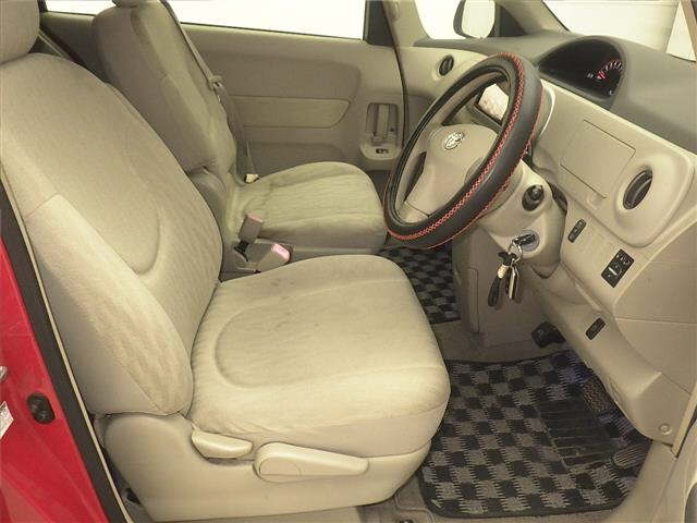 TOYOTA PORTE 2010