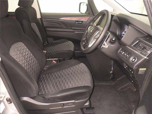 MITSUBISHI DELICA D5 2019