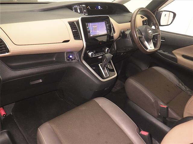 NISSAN SERENA 2017